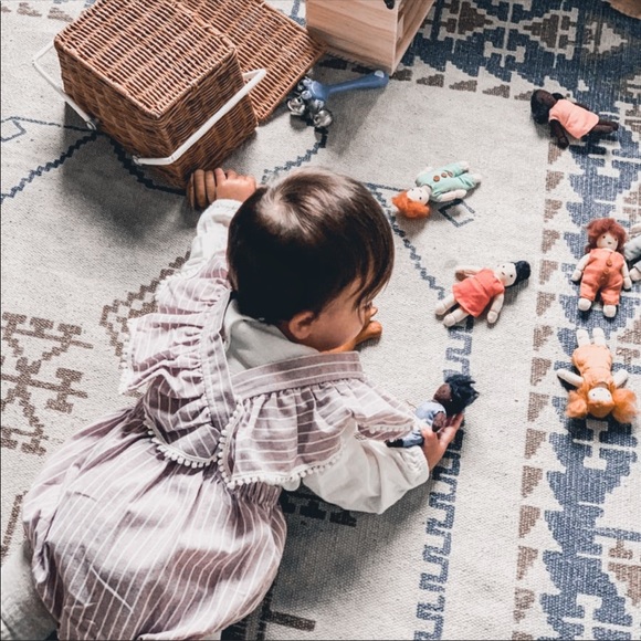 Baby striped ruffled bubble apron romper 6-9 month - Picture 2 of 9